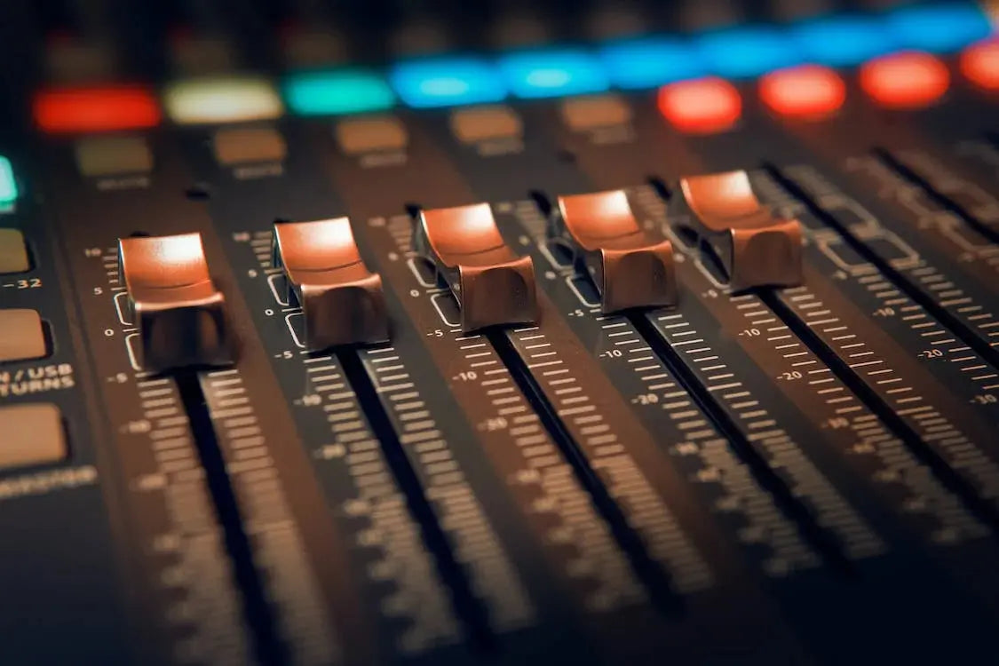The-Art-of-Gain-Staging-Elevate-Your-Mixes-to-Perfection-with-Loopsy Loopsy